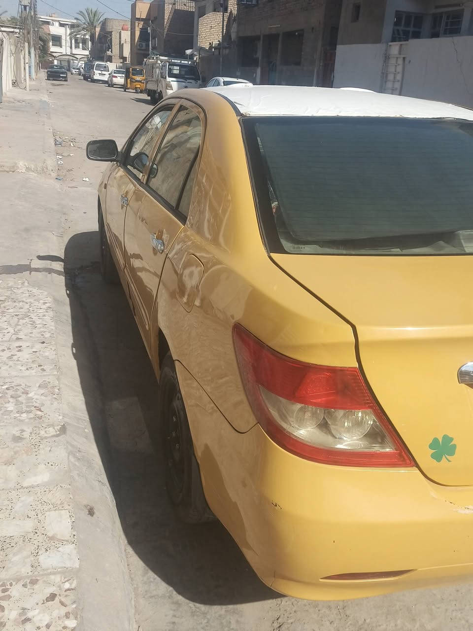 السلام عليكم بي واي دي f3 2011
بغداد البياع 
مكينه مكفولة 
كير مكفول 
شواصي مكفوله 
هذني كلهن اكفلهن الك وين ميعجبج روح افحص
تبريد بدلت منضومه كامله ثلج التبريد
السعر 40 وبيها مجال قليل حك الجية 
***********  واتساب والخط يشتغل
