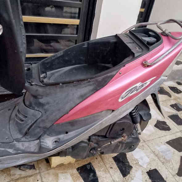 سلام عليكم ماكس منغولي 120 دراجه جانت شغاله ونضيفه وفجأة طفت  وتتاخر بلتشغيل ومن تشتغل ادوس سكليتر تطفه وعفتها بعد وماشفت شنو سبب  كامله لدراجه شوفت عينك  دراجه طافيه هيه تشتغل بس تتاخر  تجي تاخذ وتروح لاتفحص ولا تضل تعامل رايدها ب350قفل  ربع ما اوكع تجي تاخذ وتروح   للاتصال /*********** / الزعفرانيه
