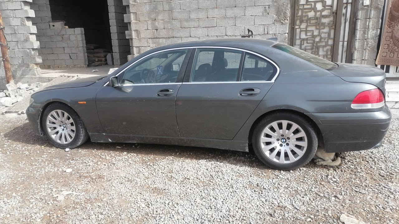 السلام عليكم
باخرة موديل ٢٠٠٢ الماني رقم بغداد  باسمي رقم حلو
السيارة بدلت الها مكينة جديدة بس بيها لاستيك ولف
كير تبريد جيد الصدر الامامي تعبان والخلفي مبدل عربانة كاملة السعر ٧٠
للاتصال ***********
