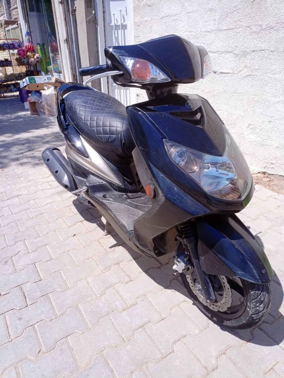 السلام عليكم للبيع سكنس فحل طلعات الدراجه مال رمبه كفاله عامه كفاله مبدل كلشي بيه أوراق كاملة مكاني بغداد العطيفيه السعر المطلوب 750 وبيه مجال كلش بسيط هذه رقمي للتواصل *********** اتصال
