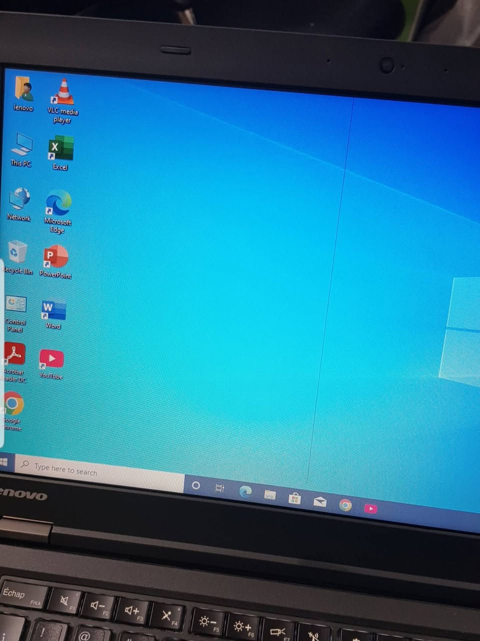 تحية طيبة .. لابتوب لينوفو كور اي 5 الجيل الرابع ورام 4 كيكا وهارد hdd 320  حجم الشاشة  14 بطارية قوية تشتغل اكثر من 3 ساعات بيها ملاحظتين ما تأثر على العمل الاولى بيها خط خفيف بالشاشة يظهر بالخلفية السادة فقط اما بالفديوات ما يبين و الملاحظة الثانية الواي فاي الداخلي عاطل و شادلها واي فاي على ال usb ويشتغل النت طبيعي

سعرها 80 الف بدون توصيل و بدون ملحقات فقط شاحنة تا
مكاني بغداد توصيل داخل بغداد 5 الف و باقي المحافظات 8 الف ***********
