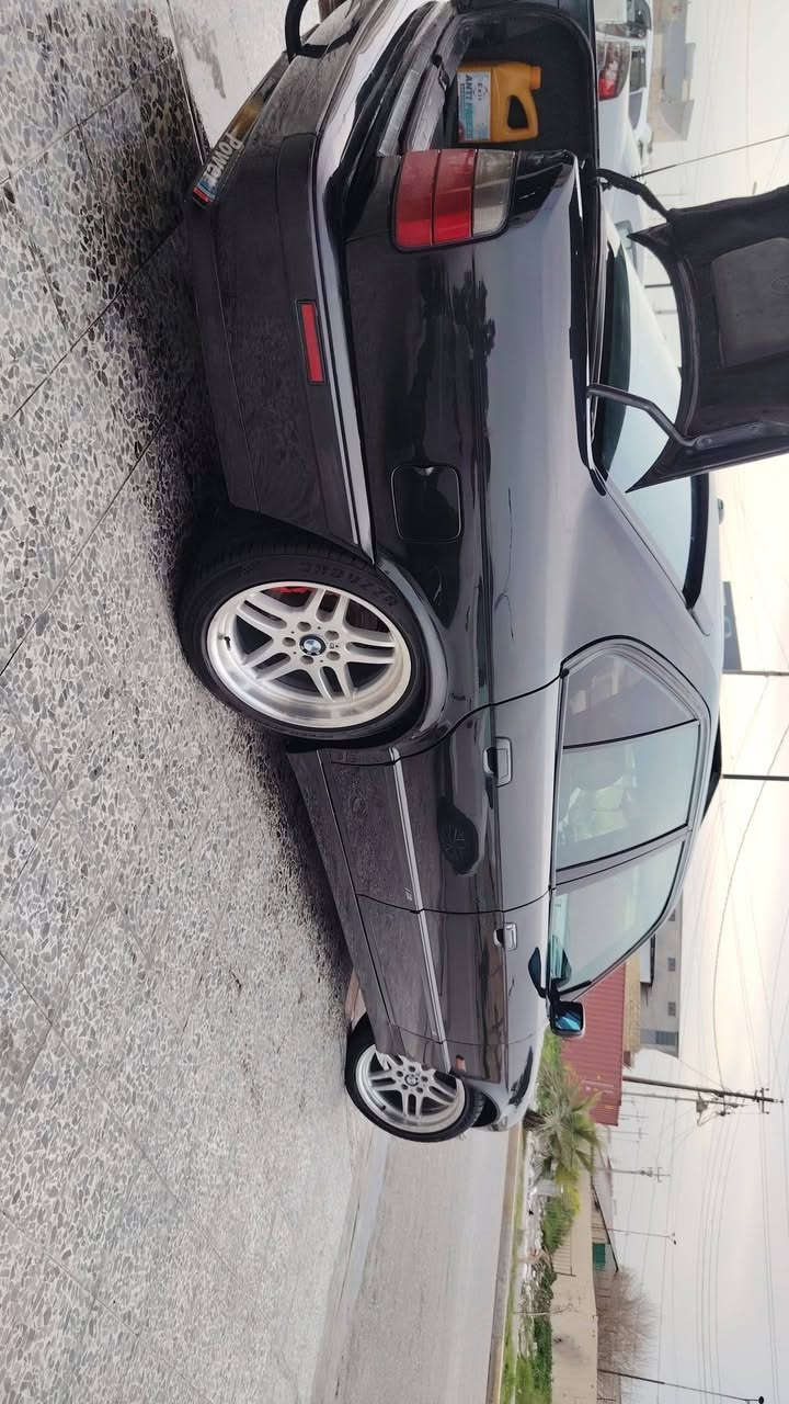 السلام عليكم
للبيع BMW 540
موديل 92
السياره بدون ضرر
صبغ عام جماليه
بجم عريض
فتحه
بصمه تشغيل عن بعد
كشنات جلد
تبريد ثلج
ويل M
صالنصه رياضي
ترايك وين مايعجبك
 مكينه اصل 30 ومبدلها 40
السياره احله من الصور تعال وشوف بعينك
اتصل على الارقام
***********
***********
