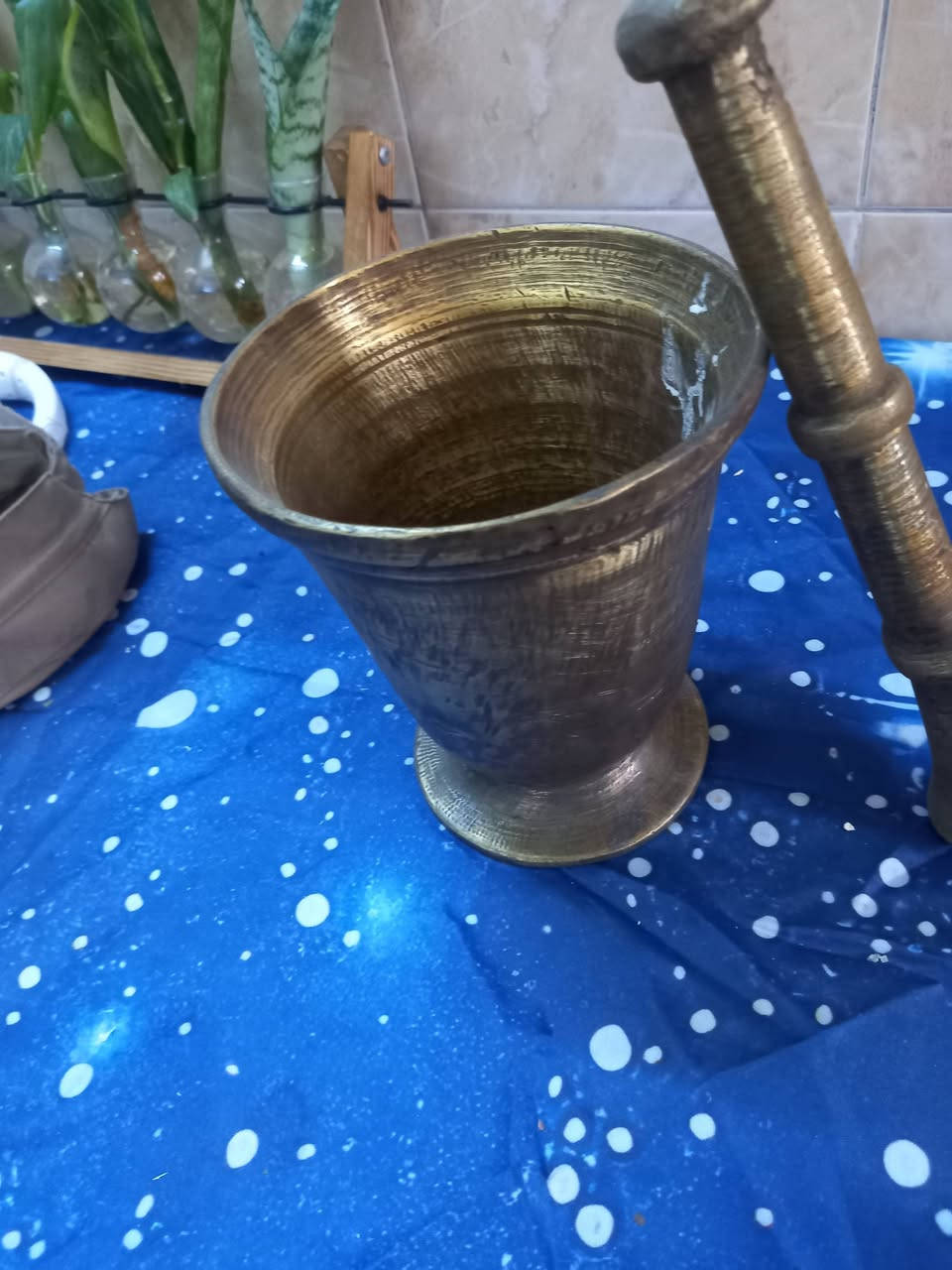 هاون قديم جدا  تحفه من تحف قديمه


**إذا كنت صاحب هذا الإعلان وتريد حذفه لأي سبب، رجاءا أرسل رسالة إلى الدعم الفني**