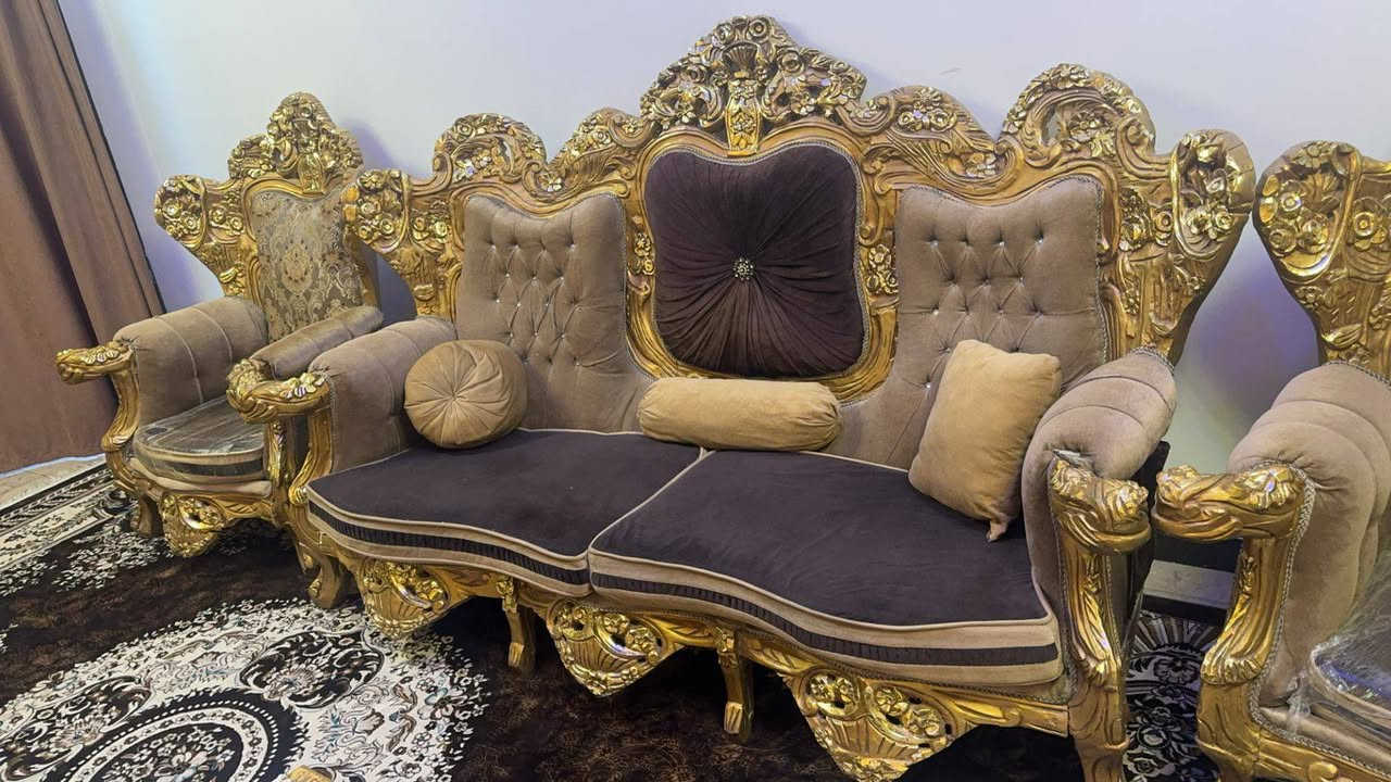 ٢مقاعد كبار ٤صغار
بغداد الكرخ 
***********
800
