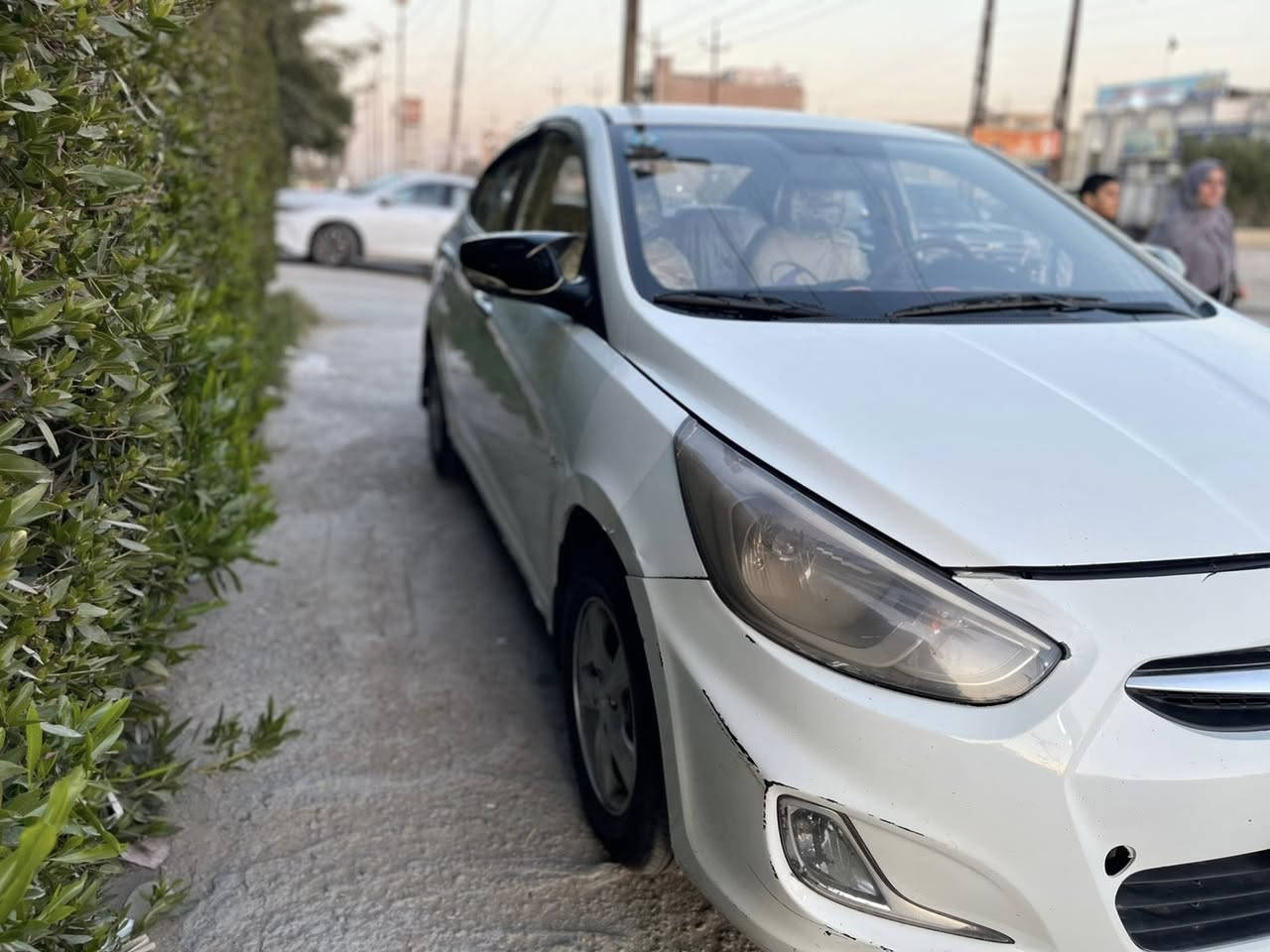 : هيونداي اكسنت خليجي 2013 - 🔥  
📍 الموقع: بغداد - الغزاليه 
📞 للتواصل

0787 495 0258
واتساب ***********
🚗 الموديل والمواصفات الأساسية:  
- النوع: هيونداي اكسنت (Hyundai Accent)  
- الموديل: 2013
- المنشأ: خليجي  
- المحرك: 1600
- الكير: أوتوماتيك  
 بيها فقط 3قطع  صبغ  ابيع حزام
✨ المواصفات المميزة:  
- السيارة جاهزة من كلشي: كير، مكينة، 
_صدر تعبان بس ينزل من سعر 
- تبريد ثلج  
- رقم بغداد  باسمي تحويل ثاني يوم
_كامره اماميه وخلفية
_شاشه
💰 السعر والمراسلة:  
- السعر: 85$
-  بيها مجال بسيط للمشتري
