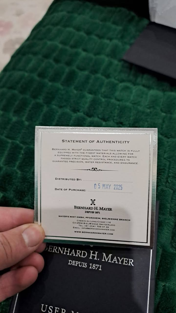 برنارد اج ماير سويسري اصلي مع الشهادة اصدار خاص كما موضح بالصوره سعره بالموقع كدامكم اني حكللكم فتحة بابها ٦٠٠ دولار نص القيمه وامر بيعه حلو سوم لعد اخوك


**إذا كنت صاحب هذا الإعلان وتريد حذفه لأي سبب، رجاءا أرسل رسالة إلى الدعم الفني**