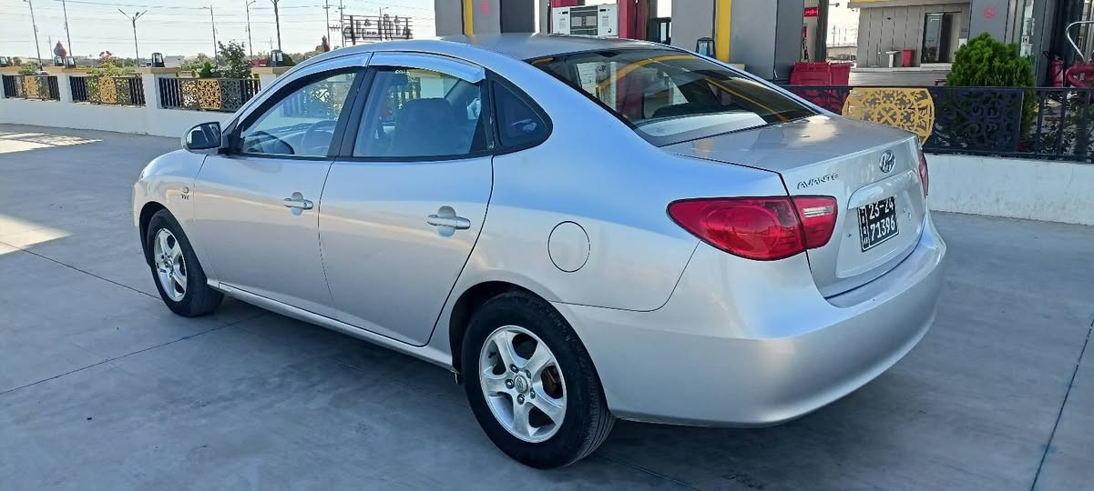 ئاڤانتی بڕاوە مۆدێل 2007
کۆد نەکراوە بەیانی بیکە ناوخۆتەوە

کامل مەسروف کراوە

یەک دیناری مەسرەف نیە گیر و مەکینە بەشەرت 

تەقەو ڕەقەی نیە

کەڤەر و سەقف بەشەرت

چاڵو شووختوو قۆپاوی نییە
 

تەبرید ساردو گەرم مەزبووت

شوێن کەلار 

ئەگەر موشتەریت نامە بنێرە.
ژ..م...***********
