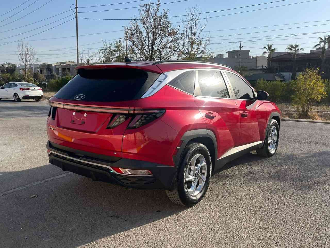 هونداي توسان SEL 2023
حجم المحرك : 2.5L  ￼

المواصفات : SEL
ماشية 15000 mi

بصمة وتشغيل عن بعد دخول ذكي

شاشة كبيرة تدعم CarPlay ￼

كاميرا

هاند بريك بصمة

كشن كهربائي

تدفئة كشنات ￼

اوتو هولد  اوتو ستارت اوتو ستوب

 نظام النقطة العمياء Blind Spot Monitoring

توقيف جزئياً أو يبطئ السيارة تلقائياً عند وجود سيارة في النقطة العمياء أثناء الدخول إلى الشارع العام بشكل خاطئ 

تحذير الخروج عن المسار + المحافظة على المسار Lane Keeping Assist 

رادار امامي (تحديد مسار)

‏‎رادار جانبي (نقاط عمياء)

‏‎رادار خلفي (التحذير من الاصطدام)

‏‎حساسات خلفي 

شحن لاسلكي للموبايل

صندوق كهربائي 

مانع انزلاق+ABS

نظام قيادة :    ECO-NORMAL-SPORT-SMART-SNOW

تحكم استيرن 

تبريد لمس

تبريد مركزي

لايتات ليد عدسه زينون بلادي

بك لايتات LED بلادي

‏السعر 185

￼***********￼  واتساب

***********

*********** واتساب

#بيع_سيارات
#سيارات_للبيع
#عروض_سيارات
#سوق_السيارات
#سيارات_مستعملة
#سيارات_حديثة
#شراء_سيارة
#سيارات_العراق
#سيارات_الخليجي
￼
