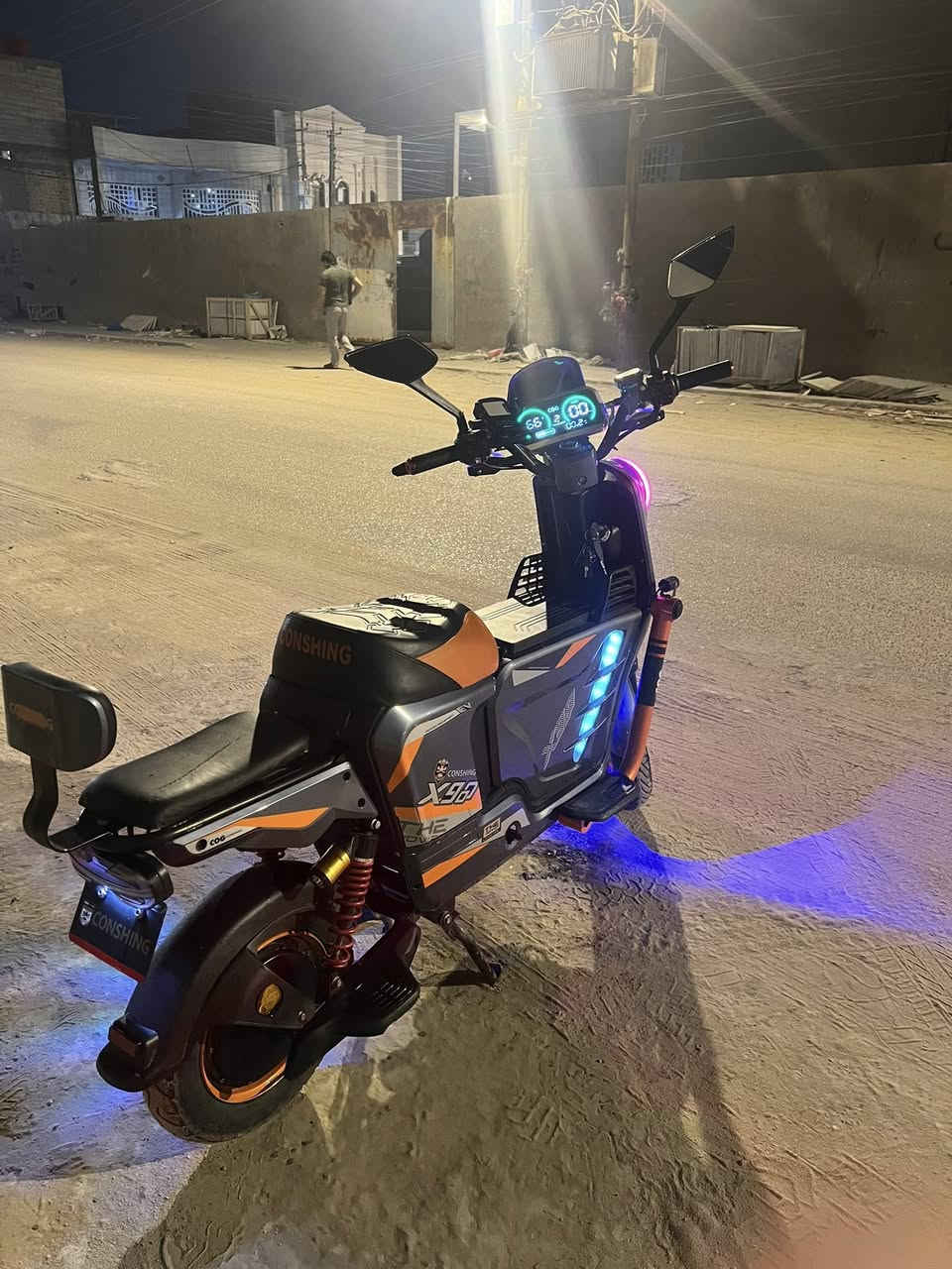 دراجه شحن x900للبيع دراجه اخت الجديده استعمال شهر أشاير نشارت كله بلاديات لايت عالي ناصي منفذ شحن موجود بيها شاحنتها هيه والباكيت موجوده سويجين بصمتين دراجه بس التاير الوره مبدله كلشي بيها بلادي عنواني بصره جبيله سعرها 525بيها مجال حك الجيه رقمي ***********
