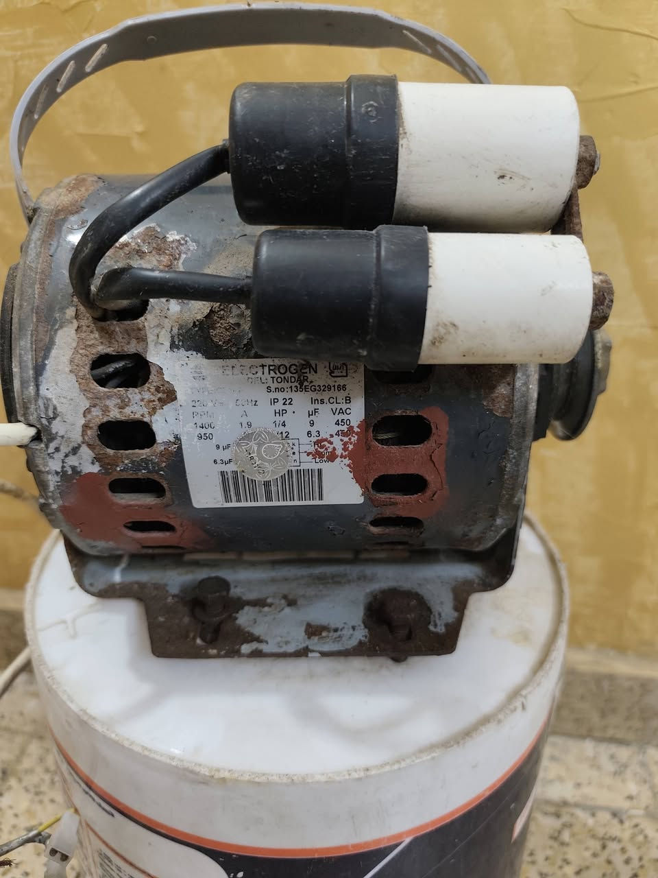 للبيع ماطور مبرده نحاس سرعتين باب الاول كله بلادي مكان حي تونس ***********
