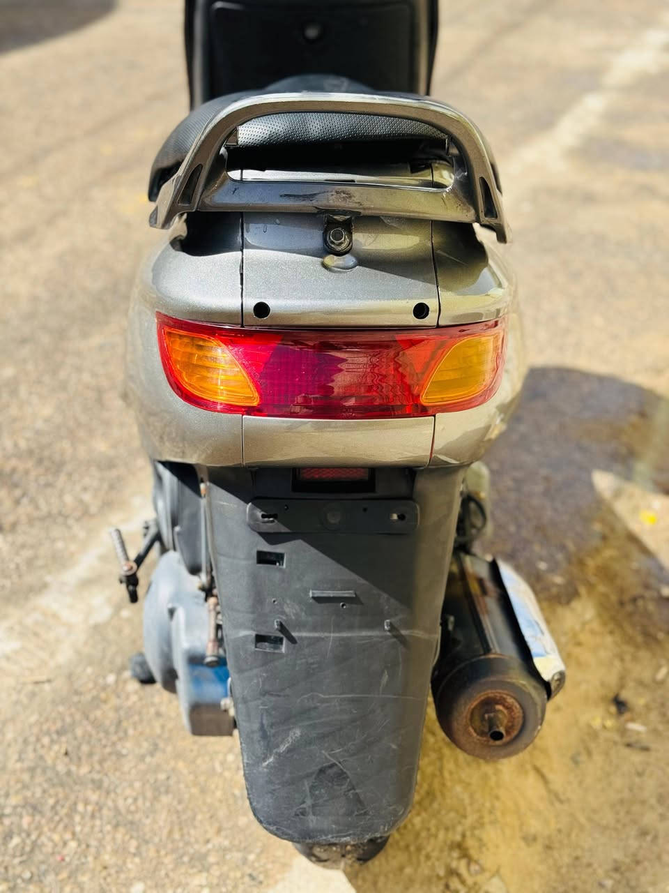 سلام عليكم دراجه فراشه مال حاويه شرطه الفحص فحل اصل شرط زيرو وكله بلاد شلعه ومعدل  خير من الله نضافه ميه بل ميه السعر 550وبيها مجال حك الجيه العنوان نجف الرقم***********
