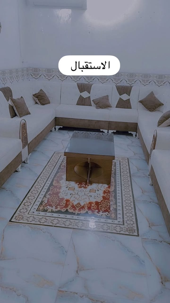 السلام عليكم
دار للبيع 
طابو صرف 
المساحه 120م
طابقين 
طابق ارضي 
غرفه وصاله ومطبخ واستقبال وحمام داخلي وخارجي 
طابق ثاني غرفه مع حمام (سويت)
العنوان : ابوصخير - حي الزهراء - عمود 86 - مقابل محلات سيد عدنان قريب ع شارع العام 
السعر / 62
تواصل : ***********   -    ***********
