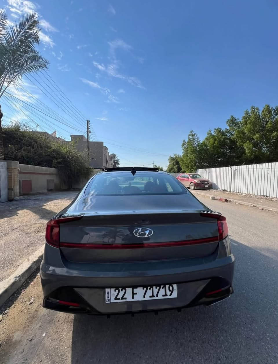 سلام عليكم 
للبيع 
سوناتا 2021  
محرك 2500
ماشيه 65mi
فول1/1 sel 
بانوراما 
رادارات 360 درجه امامي خلفي جانبي 
تحديد مسار 
قياده ذاتيه 
قطعتين تبريد 
سايد بريك كهربائي 
كرسي كهربائي 
ستيرن كهرباء
صندوك ذكي
ترحيب 
داخل لون مميز بلاد 
شاشه تدعم كار بلي 
مثبت سرعه 
مثبت مسار 
عداد سرعه دجتل 
بصمه ابواب 
انضمه قياده DRIVR MODE
مانع انزلاق 
وهواي مواصفات بعد متخلص 
حادثها كلش حلو  لا ايرباك لا شاصي لا شي  مثل ما موضح بصور 
ملاحظاتها
(جاملغ امامي ايمن صبغ حادث امريكا 
جاملغ الايمن بارد صغير 
جاملغ الايسر بي طخه بسيطه كلش
 والبنيد شويه بي بارد بالخشم +
دعاميه اماميه خلفيه مصبوغات جماليه )
رقم سياره اربيل 
السعر 160
 مكان بغداد الشعب 
*********** -محمد
