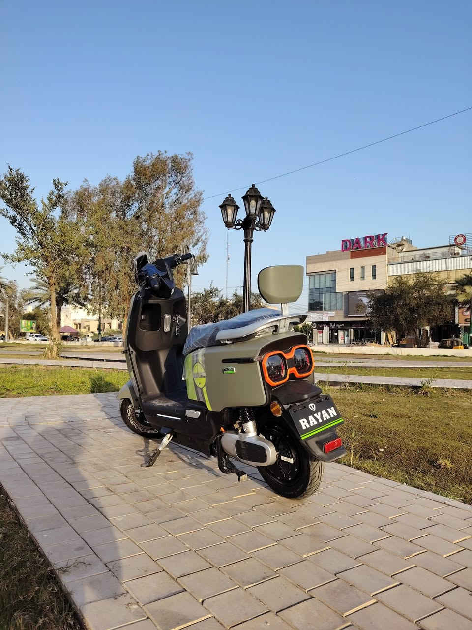 دراجة ريان ام عيون
يتوفر بجميع الالوان 
جديد وغير مستعمل جوه السوك 
المواصفات
6 باتري 
ملف 1200 
تمشيك ٦٠ كيلو بالشحنه 
سرعه ٦٥ 
سويجين وبصمتين 
وباقي المواصفات معروفه 
يتوفر نظام الدفع نقد وبالاقساط 
ويوجد توصيل الى جميع المحافظات
للاستفسار ***********
