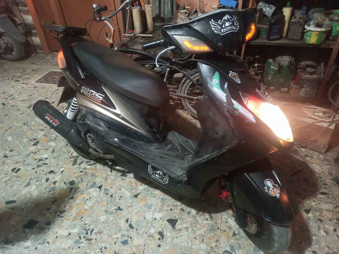 سكنس فحل بلادية مكينة مكفولة بس كفرات شوية تعبانة 500قفل قفل قفل بدون  عملة ***********
