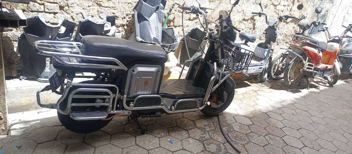 شحن للبيع الماسه بطاريات 6 الماسه السعر 500 رقمي *********** الرمادي شارع الباسكلات
