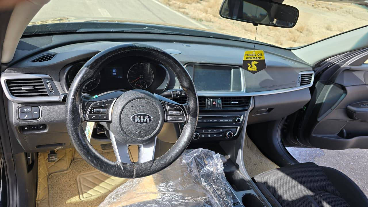 السلام عليكم
كيا أوبتيما وارد أمريكي  موديل 2019 للبيع  شرط تحويل او مداور ثاني يوم 
فئة (fe) ( Sport) ومعروفة مواصفاتها 
مودات قيادة (نورمل ،ايكو،سبورت)
تحديد مسار 
مثبت سرعه 
مانع انزلاق 
مانع اصطدام 
رادارات جانبي وأمامي وخلفي 
السيارة ماشية51 الف حقيقي 
السيارة بعدهي جديدة على ايدنا كير ومحرك خير من الله 
حدادية جديدة 
رقمها سليمانية 
السعر 128 وبيها مجال 
مكان السيارة الديوانية قضاء عفك 
للاستفسار الاتصال على الرقم 
***********
