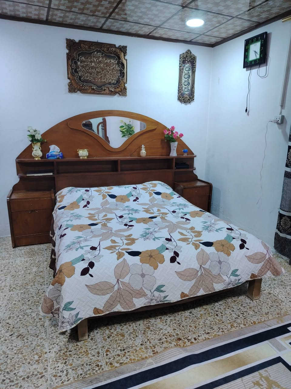 السلام عليكم/ غرفه خشاب للبيع نضيفه كلش
وبسعر مناسب جدا 400 الف وبيها مجال بسيط عنوان قادسيه ثانيه قرب جامع النعيمي
اتصال ***********
