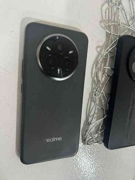 ريلمي 14برو بلس 5g السعر 425ويا فقط كفر جهاز جديد نضافة الف% مواصفاتة 

الذاكرة 512 الرام12+14
الشاشةOLed 120hz دقة1.5k+
البطارية6000mAشحن80w
المعالج7sgen3ببجي90فول سلاسة 
مقاومة ماء وغبار ip68وip69الافضل 
كامرات رهيبة مع تقريب120xامامية32mp
ضهر جلد واطار المنيوم 
صوت ستريو الأفضل 
مكاني بغداد العامرية للاستفسار وتساب*********** بغداد
