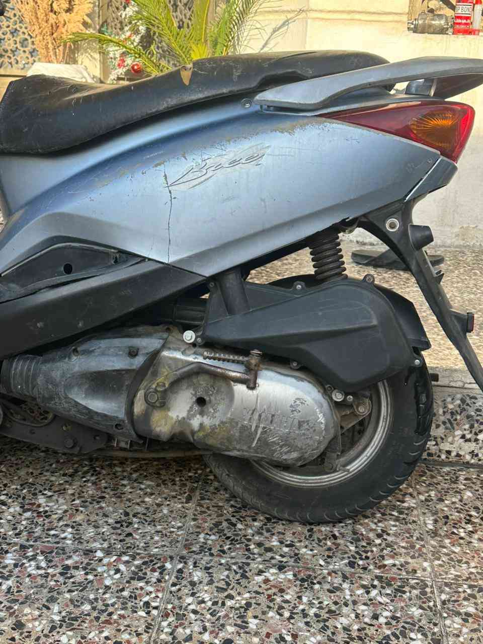 السلام عليكم دراجه بريز طافيه كاطعه ناريه كوم حديد اكرر كوم حديد كفرات بلاديه كابريتر اصليه تايرات جدد بريكات شغاله سعر ٢٧٥ الف عنوان بغداد البلديات رقم تلفون *********** اعتذر عن لرد
