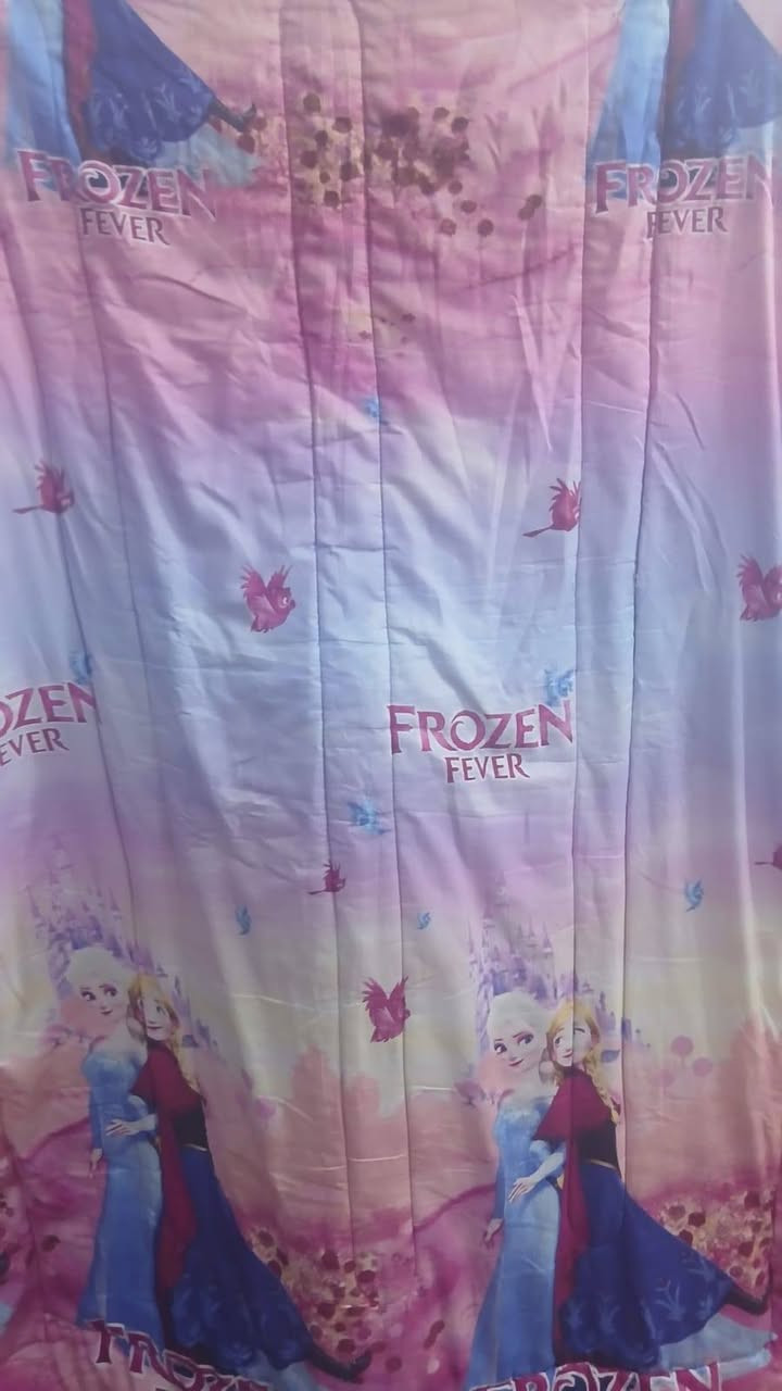 كاربد كبير قياس طول ٤متر وعرض ٣متر و٦٠ سنتيمتر ب٥٠ ولحفان ب٣٠ وشجرة كبيرة ٢٥ للإستفسار ***********
