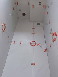 كادر سيراميك مصري متفرغ حاليا شغل درجى اولى استلام على الشعره 07794889...