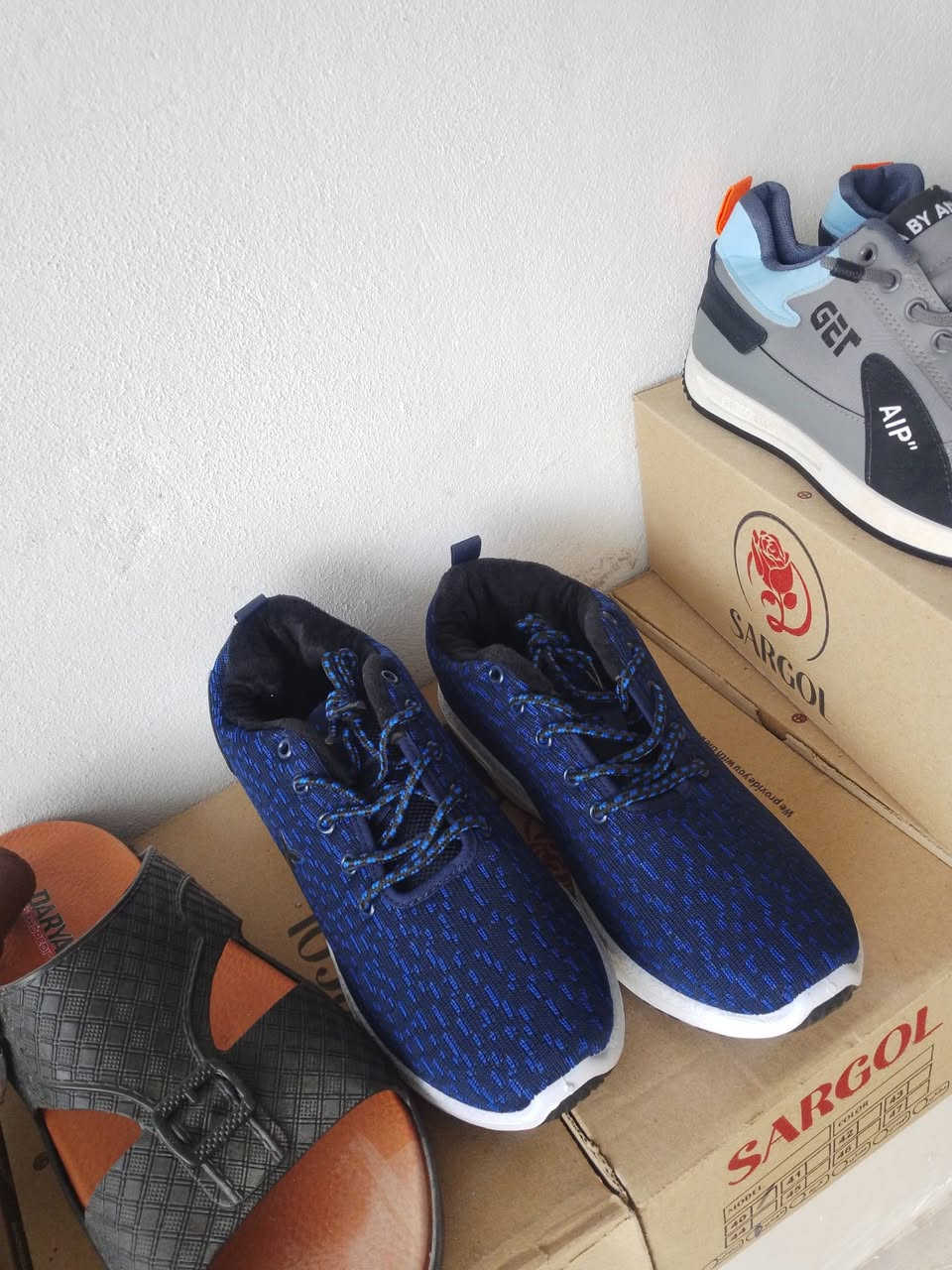 سلام عليكم شباب احذيه قيسات خاصة متوفرة سعر 8000
احذيه باله 2 اب 5000 .
ترك برموده ❤️8000بس
بجامه 8000 وتر ابروف
احذيه ابو 10000 متواجد عدنه
مكان حي الكرار مجاور المدرسه الحديد 
***********
