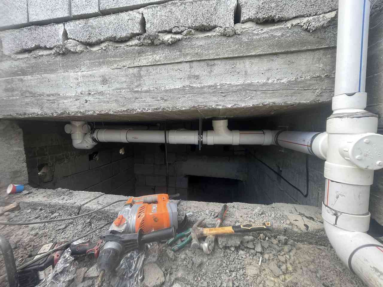 بعون الله وتوفيقة ، تم إنجاز أعمال تأسيس الماء والمجاري والكهرباء لبيت الدكتور قحطان السلمان الجبوري في قضاء الضلوعية، والمتكون من (9) مجاميع صحية، وذلك على أيدي كادر شركة قوة الشمس في محافظة صلاح الدين، وبرعاية وإشراف مباشر من المهندس باسم الحسن، ووفق أعلى معايير الجودة والسلامة وطبقاً للمواصفات الهندسية المعتمدة.
وقد تم إجراء فحص ضغط كامل لمنظومة الماء بواقع (10 بار)، ضماناً للأمان والمتانة ودقة التنفيذ

 الفني محمد أبو ريكان 
📞 0782 485 0845
