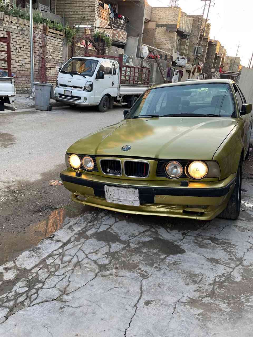 السلام عليكم 
520 موديل1990كير عادي محرك 25 مسكر فانوص تبريد شغال كهربائيات صدر امامي جديد المكان بغداد السياره بأسمي السعر 45   للاستفسار ***********
