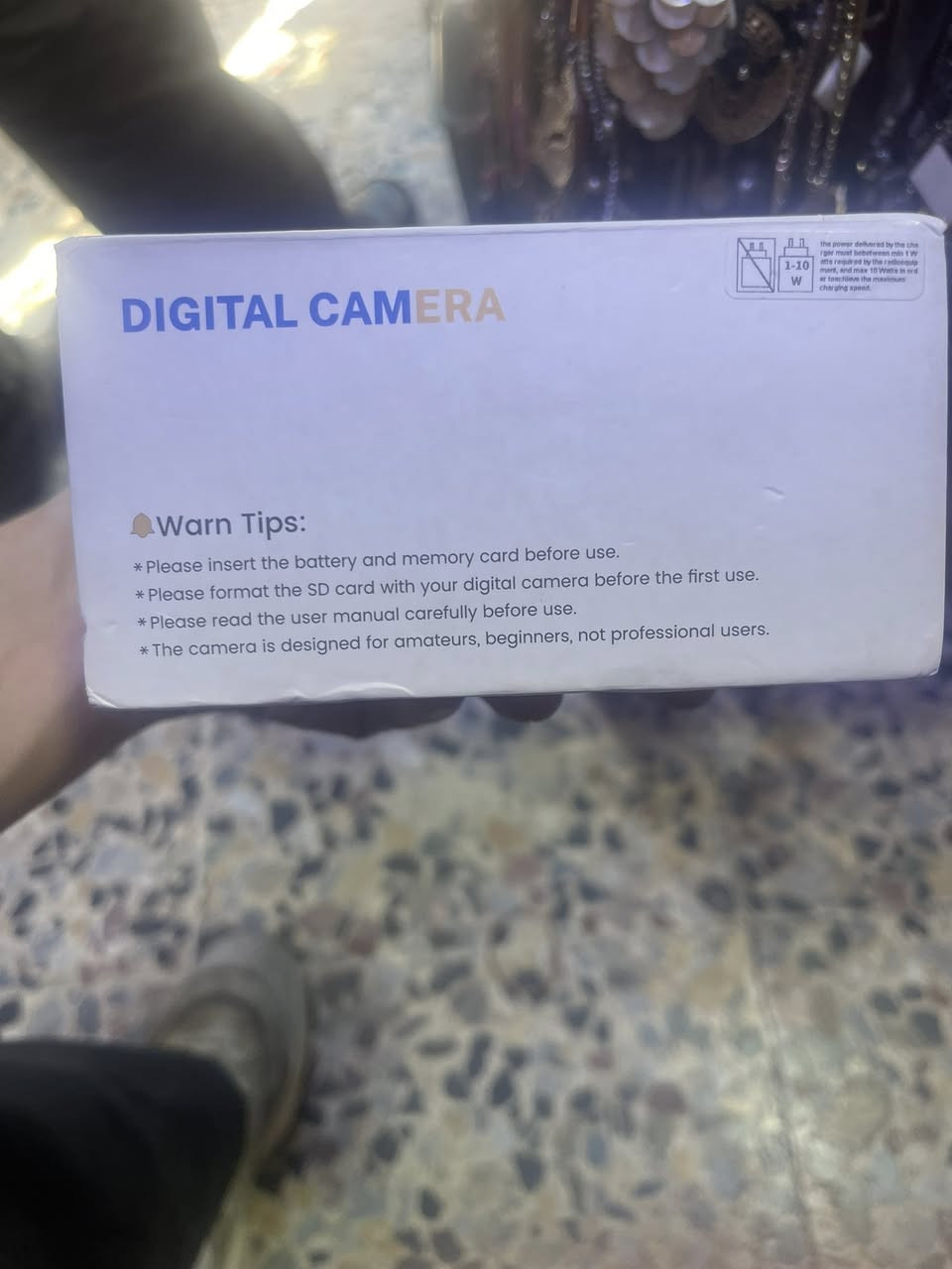 كامره من شركه Generic  تعتبر من الفئه المتوسطه من حيث التصوير والاعدادات والفلاتر والدقه
• دقة الفيديو: تدعم تصوير الفيديو بدقة 4K.
• العدسة والفتحة: الفتحة هي F/3.2 والبعد البؤري f=7.36mm.
• التقريب (Zoom): تقريب رقمي يصل إلى 16X (Powerful Zoom).
• التركيز (Focus): تدعم ميزة التركيز التلقائي (Auto Focus).
• الميزات الإضافية:
• تحتوي على إضاءة فلاش LED صغيرة في الواجهة.
• إمكانية استخدامها كـ PC Camera (كاميرا ويب للكمبيوتر).

السعر55 الف
•


**إذا كنت صاحب هذا الإعلان وتريد حذفه لأي سبب، رجاءا أرسل رسالة إلى الدعم الفني**