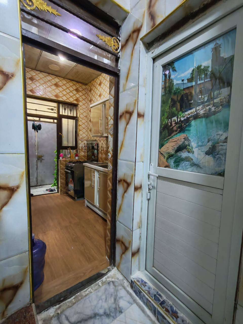 بيت للبيع طابو زراعي إقرار محكمه   جاهز  للسكن //  مكانه كوفه جسر الإمام علي علوه الفحل مقابل مدرسه عبد الله بن الحسين الاهليه تعبر التبليط الجهه الثانيه المقابل المدرسه تمشي مسافه تلكه مولده هوه مسافه عن المولده //مساحته ٥٥ متر طابقين  بيت حلو ودرجه اولى جاهز من كل شي الأساس صب والسقف صب غرفتين  واستقبال وصاله// طابقين الطابق الاول غرفه واستقبال وصاله ومطبخ وصحيات والطابق الثاني غرفه وصحيات سويت كامل // البيت كله كاشي وسيراميك وحداديه درجه اولى للشراي للإستفسار الاتصال على الرقم      *********** يوجد واتساب
