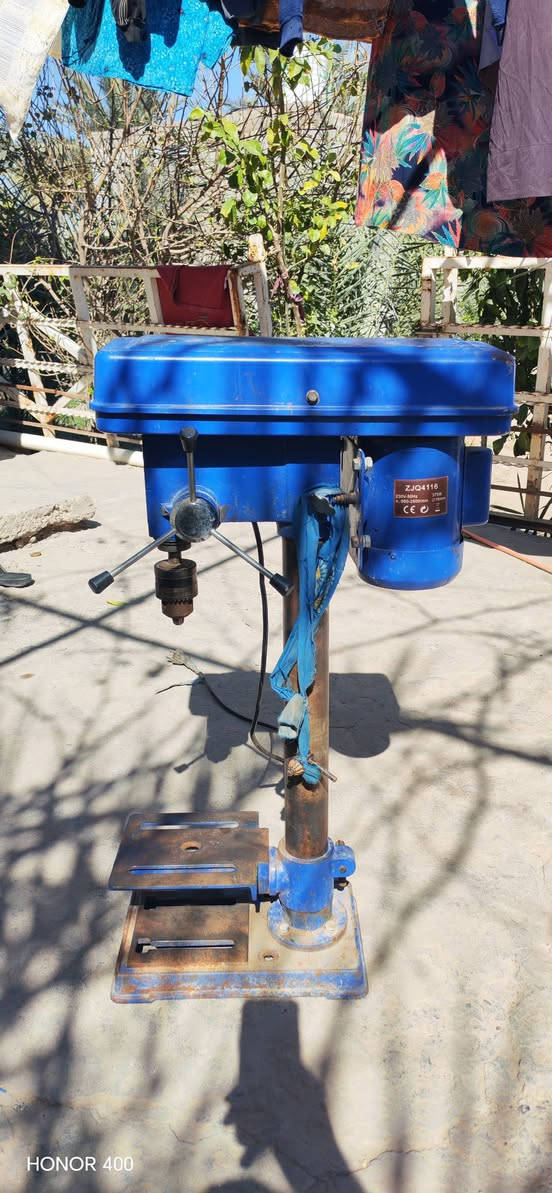 السعر 300الف جديد ***********
