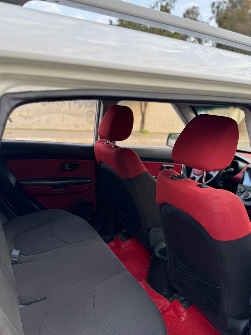 كيا صول ٢٠١١ خليجي
داخل احمر بلادي
نص مواصفات
گير ومحرك بالشرط محرك ١٦
كوبون بنزين موجود
السياره بدون ضرر بيه اماكن صغير كارت وتاتو بدون معجون بدون اي دعم وعندي صور قبل التصليح
سعره ١٠٦ وبيه مجال
***********
*********** كركوك, العراق
