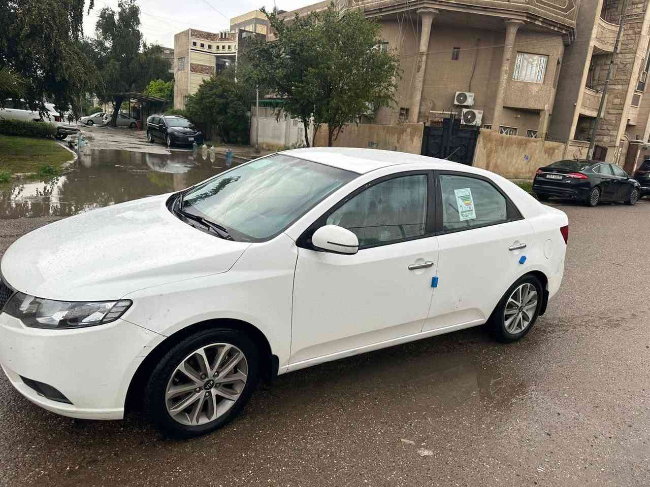 سلام عليكم شباب عندي كيه سيراتو 2011 خليجي مكفوله من الصبغ كير ومحرك كفاله محرك 1600 شاشه جبيره شفتات بلستيرن كامره كهربائيات سنتر لوك مدوشمه ارظيه وكشنات جاهزه من كلشي رقم أربيل وبسمنه مكانه بغداد سعر 100           ***********
