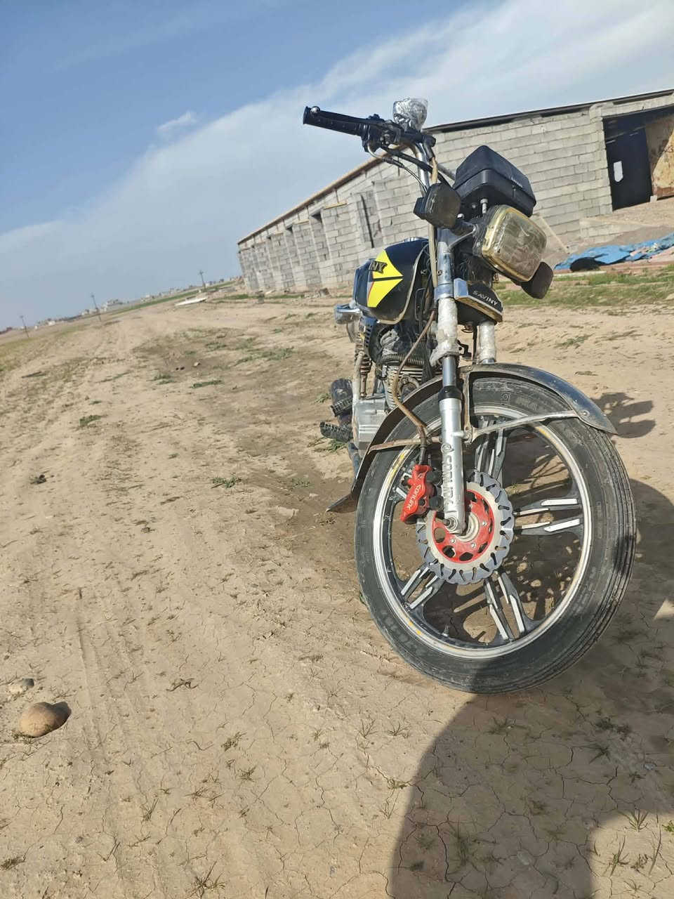 مكلف بل نشر
موطور سلونك سيفان 

منفيس 

موديل 2022

تواير جدد وياله جدد 

دبلات جدد 

كهربائيّاته كلها شغاله شرط 

سلف شغال 

نشاط فول 

السعر 450وبيه مجال 
ملاحضه مبدل بستم فقط 

السعر 450
العنوان گياره قاطع السبعاوين 
راعي الدراجه هاذا رقمه 
متواجد واتساب
***********
