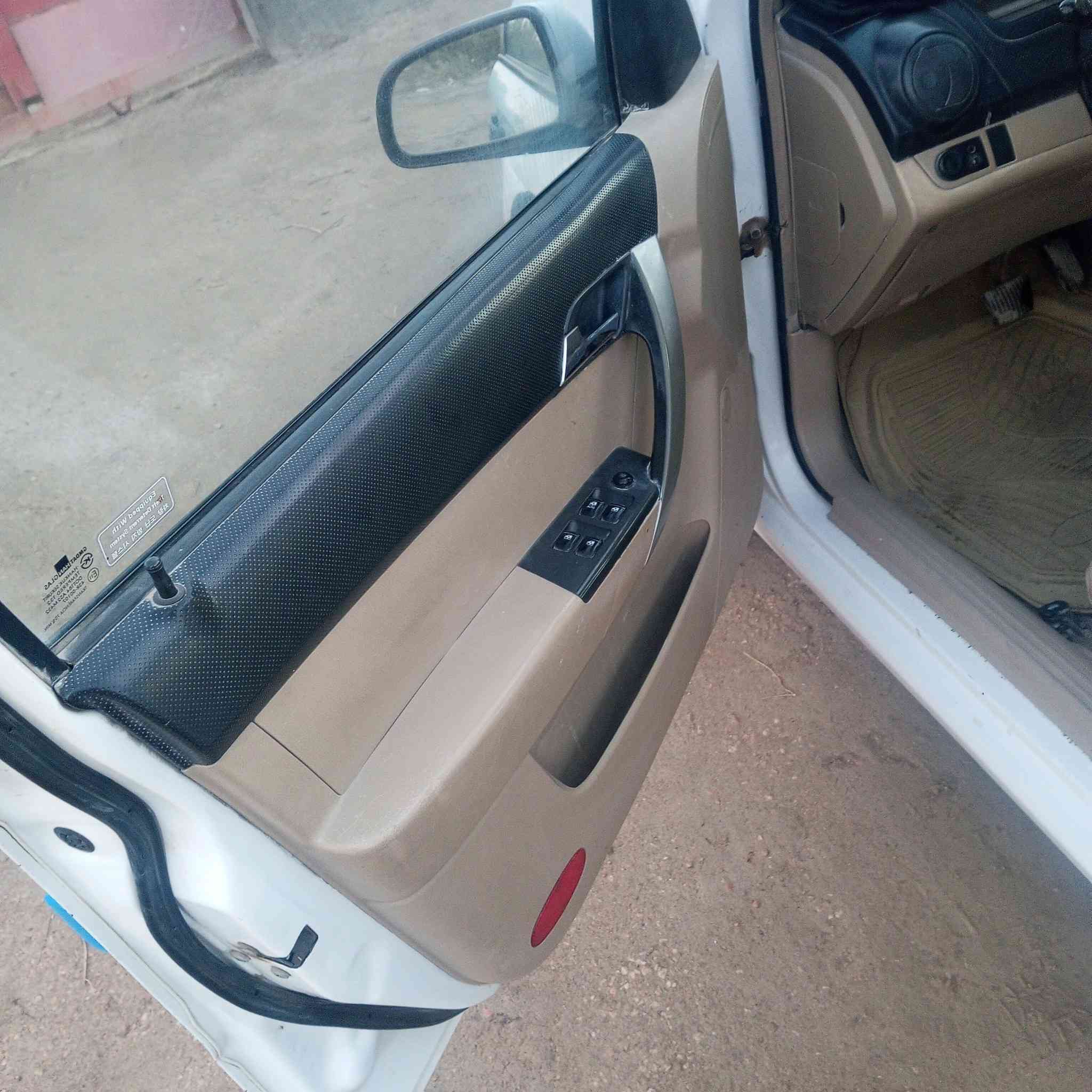 سلام عليكم للبيع افيو 2010رقم القادسيه انكليزي سنويه مجدده محرك 1400مفتوح مكينه كير حداديه جاهزه بيهه ضربه قبق جنطه تبديل وصبغ الجاملغات الخلفيه السعر 52وبي مجال مكان السياره الرميثه الشراي يتصل ***********
