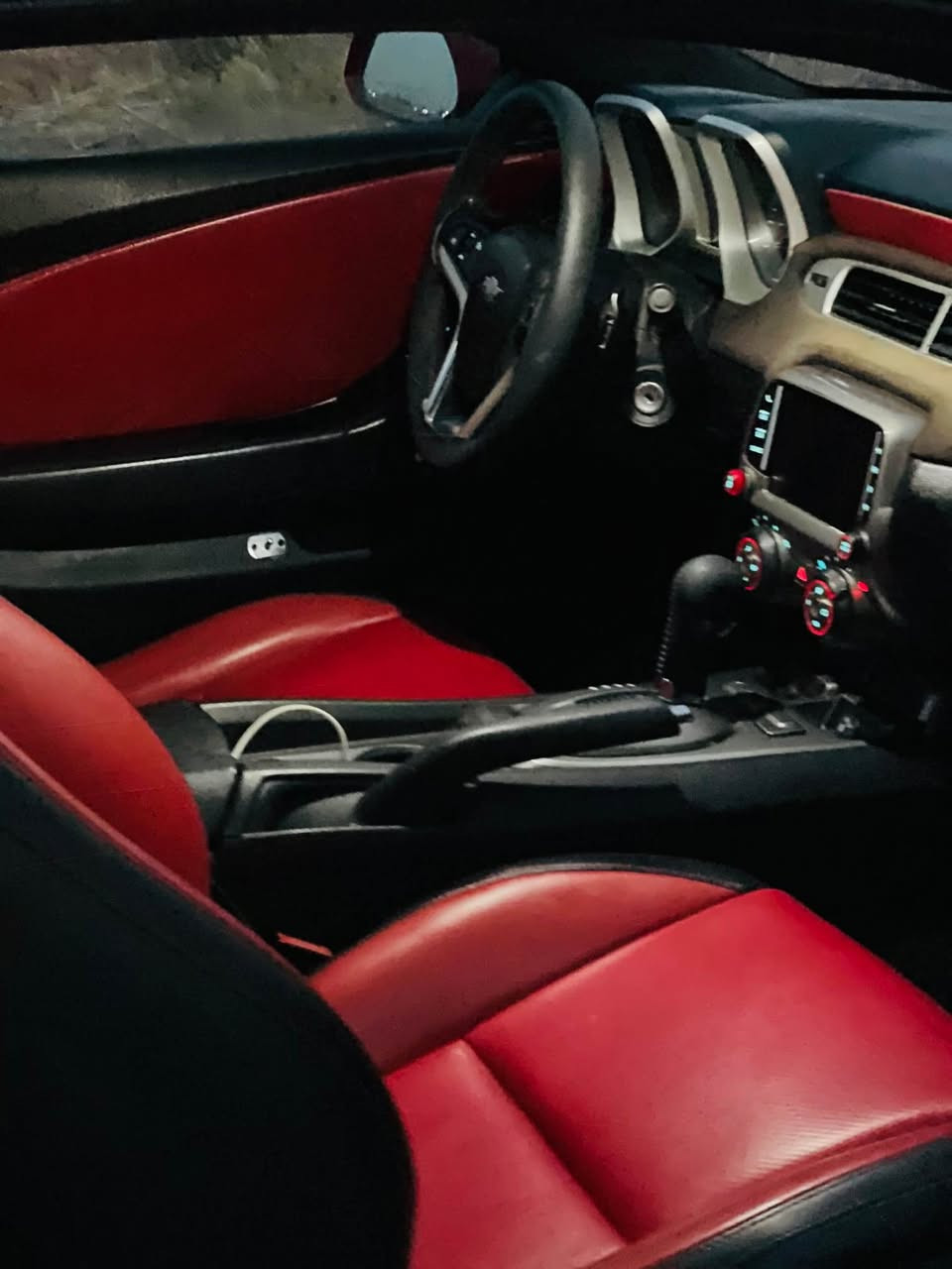 كمارو2013 ضرار جاملق خلفي بدون دواخل  و بلعراق 3 قطع صبغ جماليه يعني كلهن 4 قطع صبغ  

شواصي و لغد ودواخل كله كفاله 

كير و محرك و اكسل كفاله شرط 

تخم تاير و صدر خلفي امامي كله جديد شرط 

ماشيه 160 ميل 

رقم نكليزي جديد سياره بسمي 

كشن كهرباء ثنين و شاشه بلاد و كماره حساس خلفي 

كيجات يم الكير 

دوشمه كشنات و كهربائيات كله جديد 

سياره احلى من الصور الله شاهد عليه ما بيها نقط برغي جاهزه من كلشي السعر المطلوب 92 بيها مجال *********** مكان بغداد بغداد, العراق
