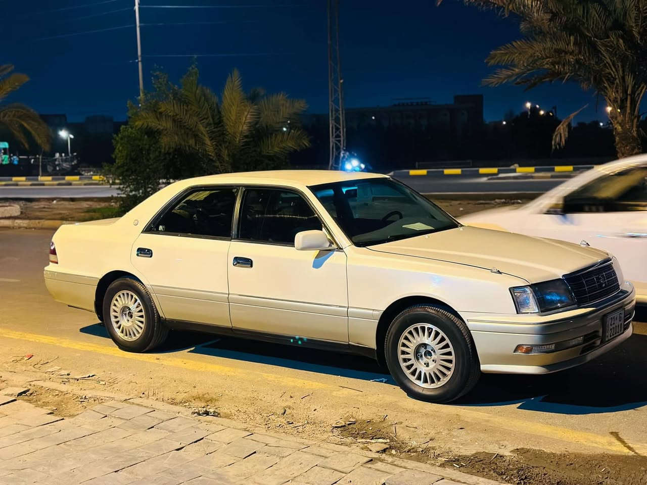 السلام عليكم راس الثور فلات
للبيع موديل1997 رقم شمالي سليمانيه انكليزي مداور مباشر 
گير ومكينه شرط حاويه
المكينه 3000 فيشتين 
السياره معوزه حداديه 
كهربائياتها كله شغاله 
تبريد ثلج ذاك الموسم مسوي 
شرط السياره احلا من الصور وجاهزه مال جناي وكفاله 
مكان السياره النجف كوفه
السعر (٩٢) وبيها مجال بسيط للشراي 
للاتصال... ‭٠٧٨٠ ٠٥٤ ٥٦١٠‬
