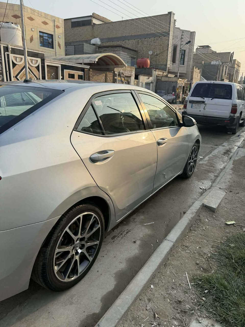 السلام عليكم 
كورلا 2017 وارد امريكي
تبديل جاملغ وبنيد
ماشيه 155 محرك 1800 المرغوب 
فول مواصفات
1. بصمه 
٠2 فتحه سقف
3.اشاير بالمري
٠4 بصمه ابواب
5. شاشه وكاميرا 
6. شفتات بالستيرن
7. التبريد بيانو
رقم ذي قار  دولي الجديد السعر 127 وبيه مجال
*********** بي واتساب ناصرية, ذي قار
