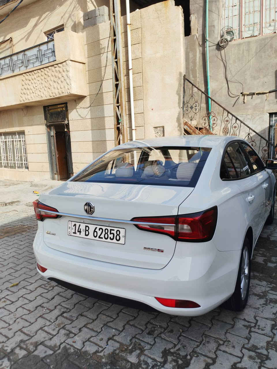 سيارة Mg
كفالة عامة 
عنوان البصرة
للتواصل ***********
