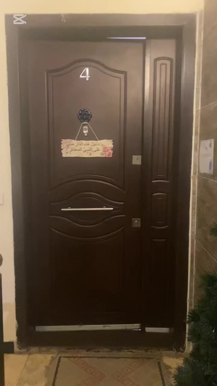 شقة مفروشة للايجار مع المالك بشكل مباشر بدون عمولة او وسطاء طابق ثاني يتوفر فيها كل سبل الراحة والامان من حيث سبالت اقتصادية ثلاجة طباخ مايكرويف غسالة فول اوتوماتيك..الخ 
تتكون من
غرفة عدد ٢
صالة 
مطبخ
حمام
بالكون  
العنوان بغداد الكرادة ساحة الأندلس شارع كلية المنصور 
البناية مخصصة للمغتربين والاجانب والعوائل حصراً
للمزيد من المعلومات الاتصال بشكل مباشر
 ￼⁨***********⁩
متوفر واتساب 

Available Apartments For Rent in Baghdad Al Karada Area 
2+1
Furnished 
Price. 900$
If you are interested, please contact us on WhatsApp
009647711596458 
(Other offers available)
