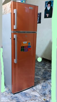 ثلاجه للبيع تبريد شغال والفريز ثلج السعر خاص للستفسار 07728872201