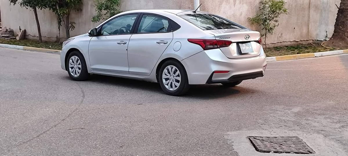 سلام عليكم
للبيع اكسنت موديل 22 معوقين سنتين وتصير حره

ماشيه 54

محرك دوش دبل نوزل وارد امريكي 
سعر 117 وبيها مجال
***********
