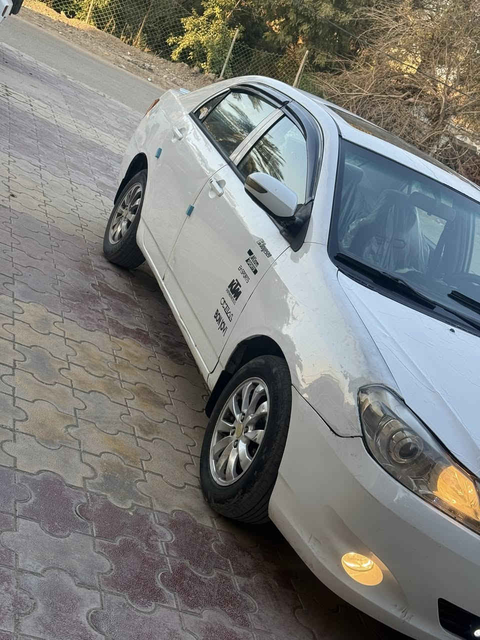 سلام عليكم بيوايدي جي اثري  اوتو  موديل ١٣ رقم بغداد إنكليزي هزة جديده كير مكينه مكفولات حداديه جيده تبريد جاهز مواصفاتها فتحه سقف تحكم ستيرن بصمه تشغيل جاهزه 
 مكان السياره بغداد حي الجهاد رقم الهاتف *********** 
السعر ٥٧ $
