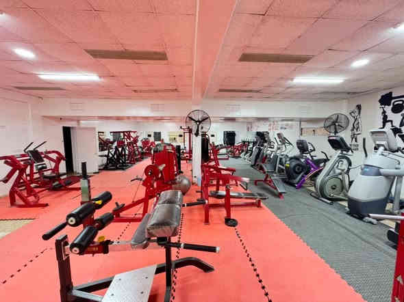 تعلن صاله باور جم النسائيه عن افتتاح الشفت الصباحي من الساعه ال٩ الى ١٢ صباحاً 
والشفت المسائي من ٤ونص عصراً الى ٨ مساءا 

ملاحظه:-سعر الاشتراك ٢٠ الف يشمل الكورس+الرشاقه والحديد+ساونا

العنوان :-المجمع السكني /سوق الجامع /الطابق الثاني لمجمع الرحمه الطبي

للاستفسار  من إدارة القاعة النسائية 

الاتصال :- ***********

وتساب :- ***********
