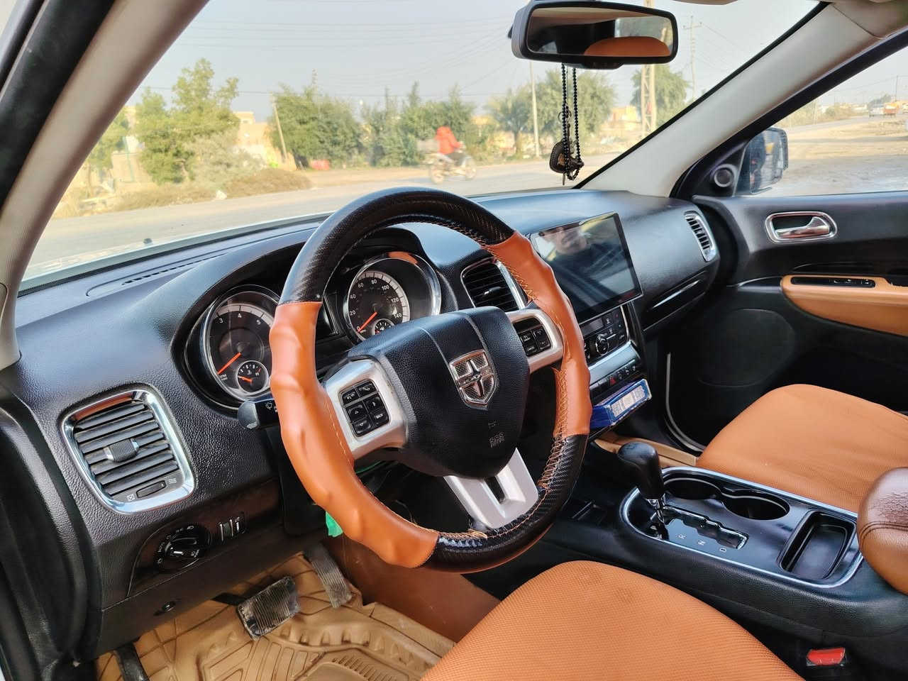 دوج دورنكو موديل 2013 فول مواصفات
وارد أمريكي 6 سلندر مكينه 3600
كشنات جلد شاشه كبيره
7 راكب
ثلاث قطع تبريد
تحكمات ستيرن
السياره جاهزه وحلوه بسمي مشروع وطني رقم بصره
مكان ذي قار سوق الشيوخ ***********
السعر 197 $وبيه مجال
