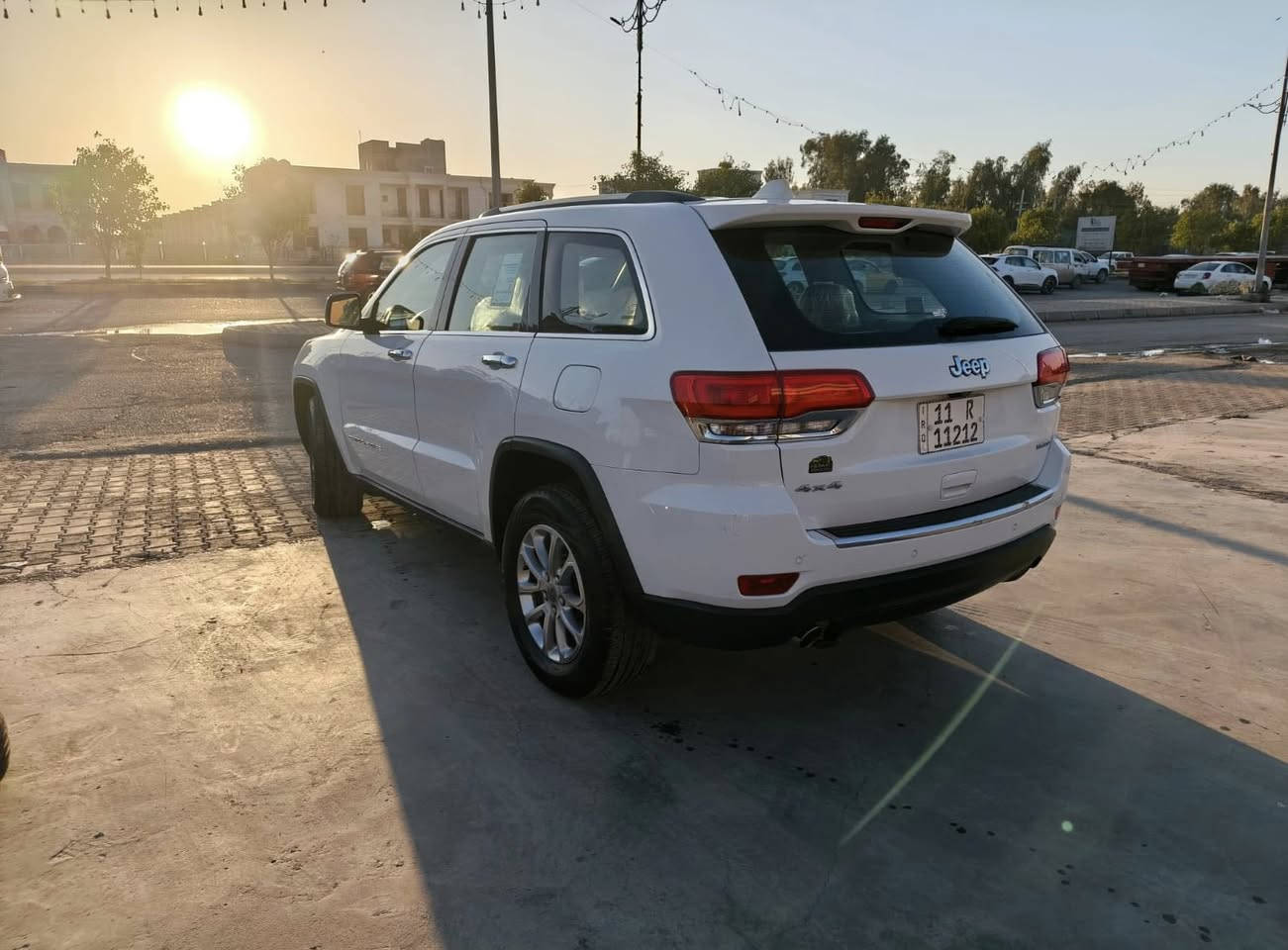 جيب لمتدد فول 1/1 جكات  موديل 2014 الجناي يعرف مواصفتها هواي اخوان للبيع فقط مكان السيارة ديالى بعقوبة الي يحب يتصل على صاحبها  ***********
