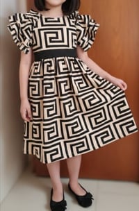 فستان جديد • عمر ٨ سنوات • نظيف