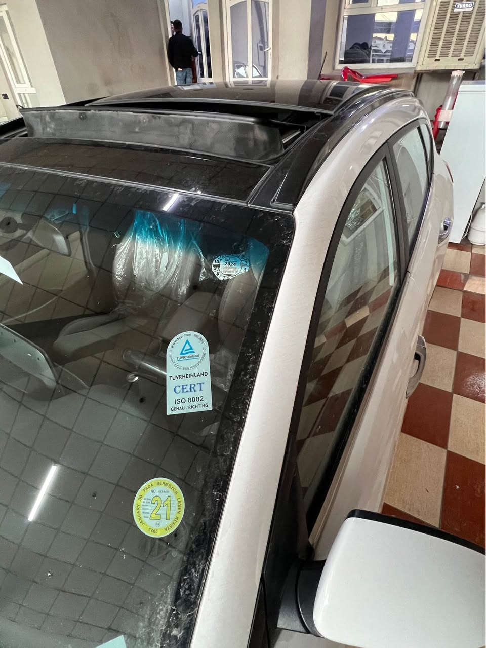 اسم السيارة و نوعها و موديل :هوندا تيكسون 2020
سعر و مجال : 220
غرامة :35 ورقة
عدد سلندر + المحرك حجم المحرك : ٤ ٢.٥
عدد الممشة : ٩٩ كيلو
مكينة مفتوحة : لا
الكير مفتوح :لا 
المكينه بيها نفخ :لا 
عدد قطعة الصبخ + امكنها :لا 
تعديل بارد : لا 
الايربكات : لا 
الشاصي و الدواخل :لا 
رقم الشاصي  : KMHJ2813BLU149531
تحويل او وكالة :موجود
عنوان : دهوك 
رقمها دهوك جديد 
تبديل : لا
قسط : موجود
رقم الهاتف :*********** دهوك, العراق
