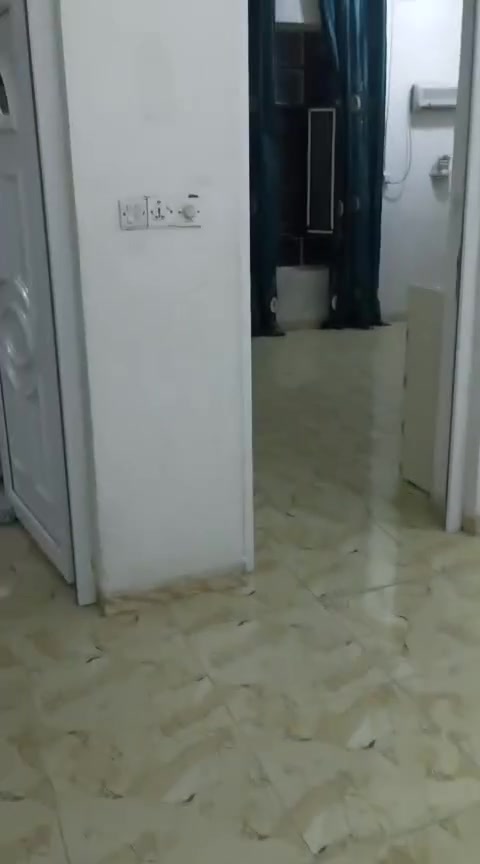 السلام عليكم من رخصت الادمن بيت🏠 جديد الايجار 300الف يتكون من غرفتين نوم وستقبال وصاله ومطبخ ومخزن طعام وطرمه كبيره بيت كامل 
الاستفسار رقم واتس اب ***********📲
